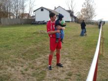 Labdával és fiával Pesti Laci